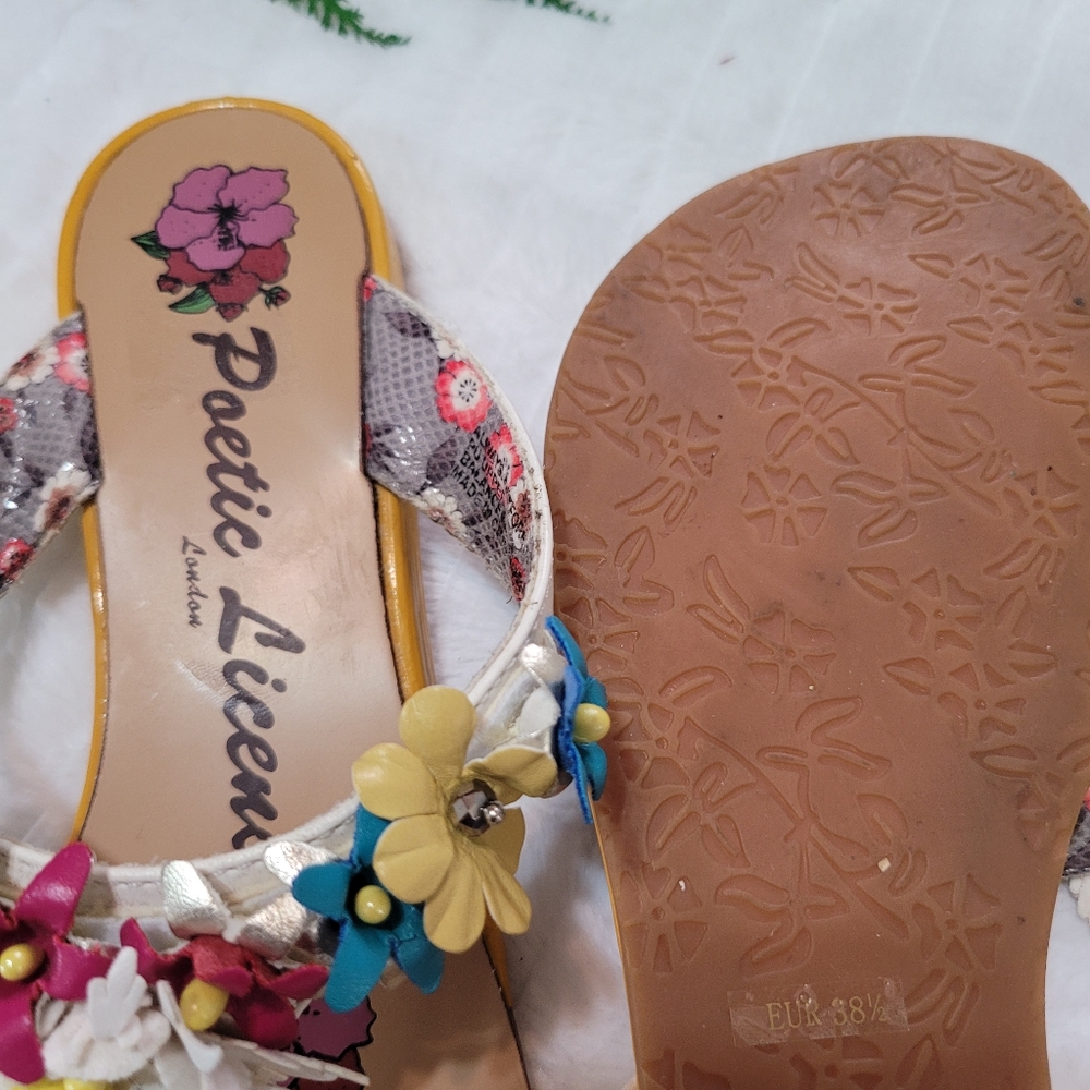 Sandals - Picture 5 of 5